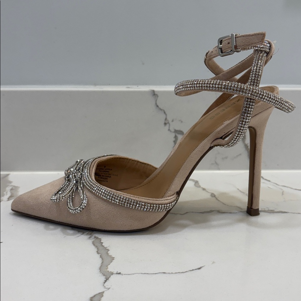 Heels with Rhinestone Bow - Picture 5 of 9